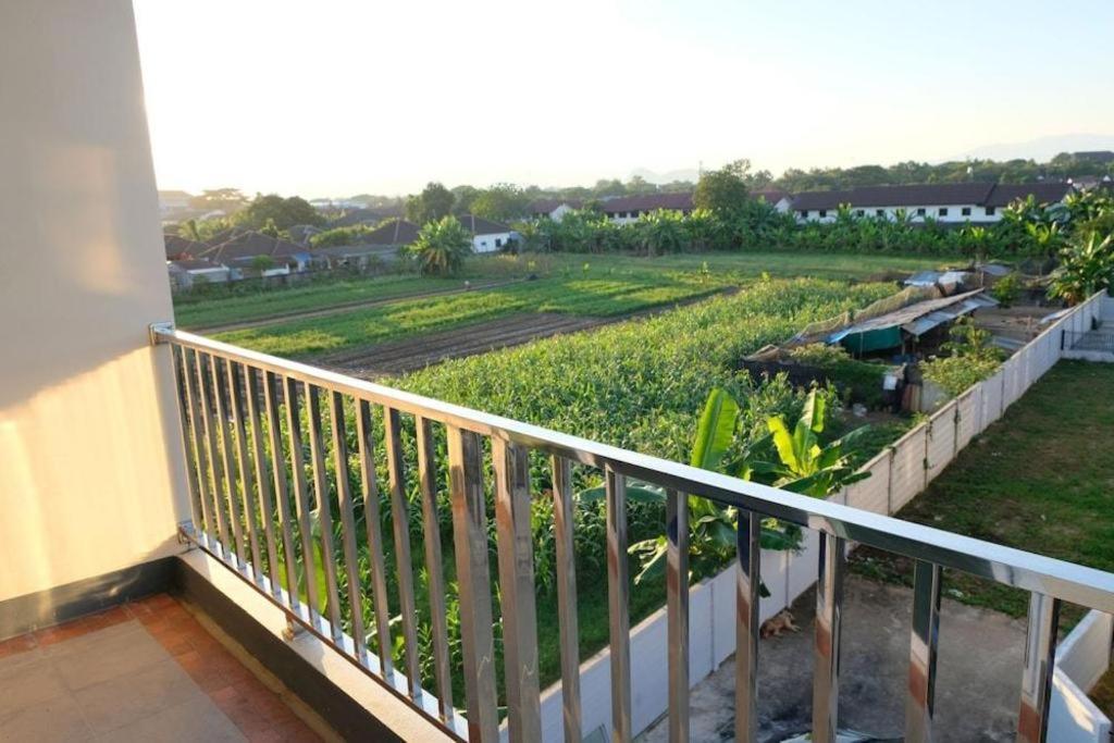 Bees Smile Hotel Chiang Rai Buitenkant foto