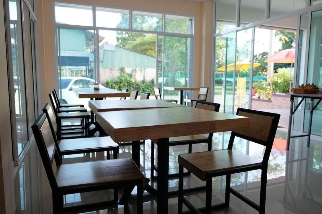 Bees Smile Hotel Chiang Rai Buitenkant foto