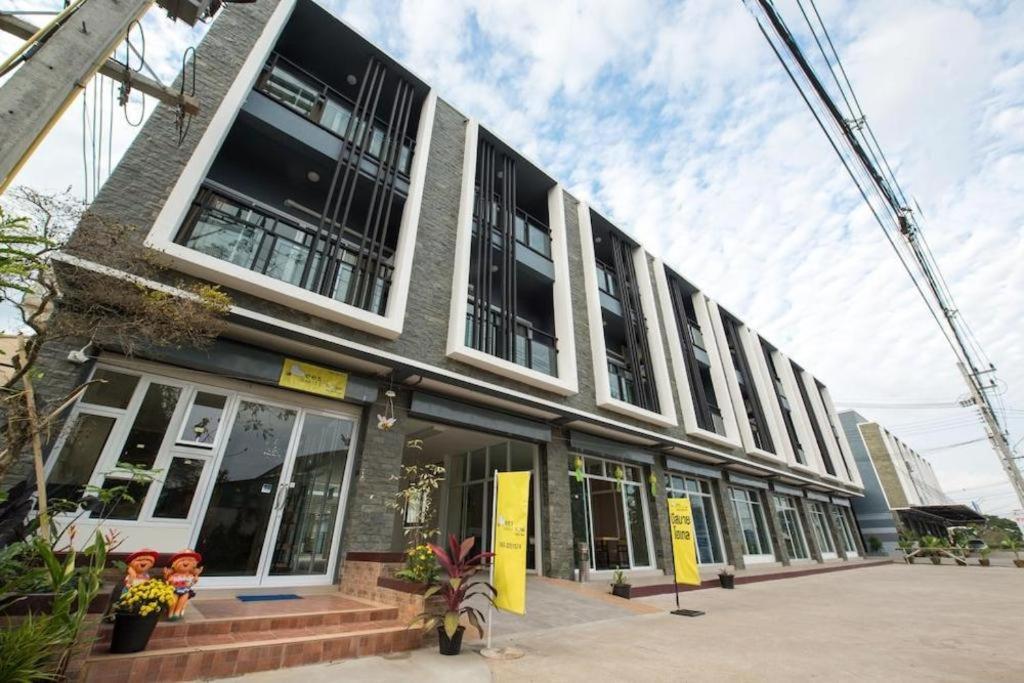 Bees Smile Hotel Chiang Rai Buitenkant foto