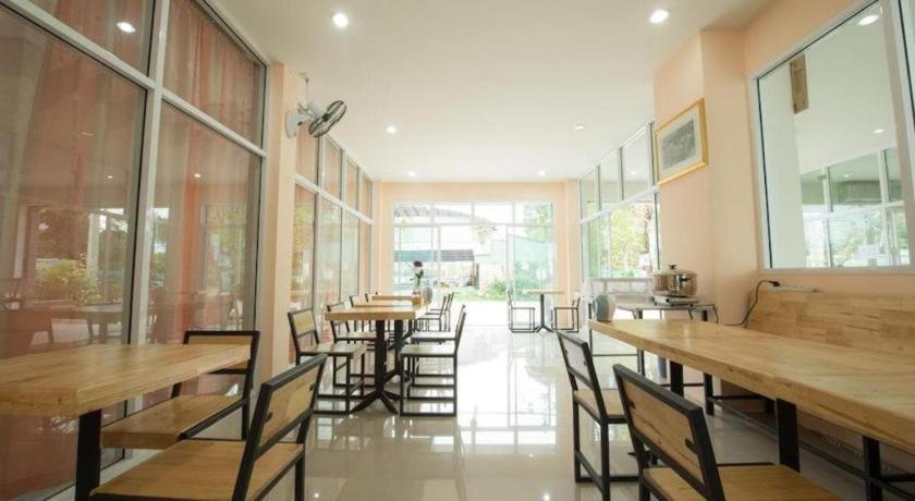 Bees Smile Hotel Chiang Rai Buitenkant foto